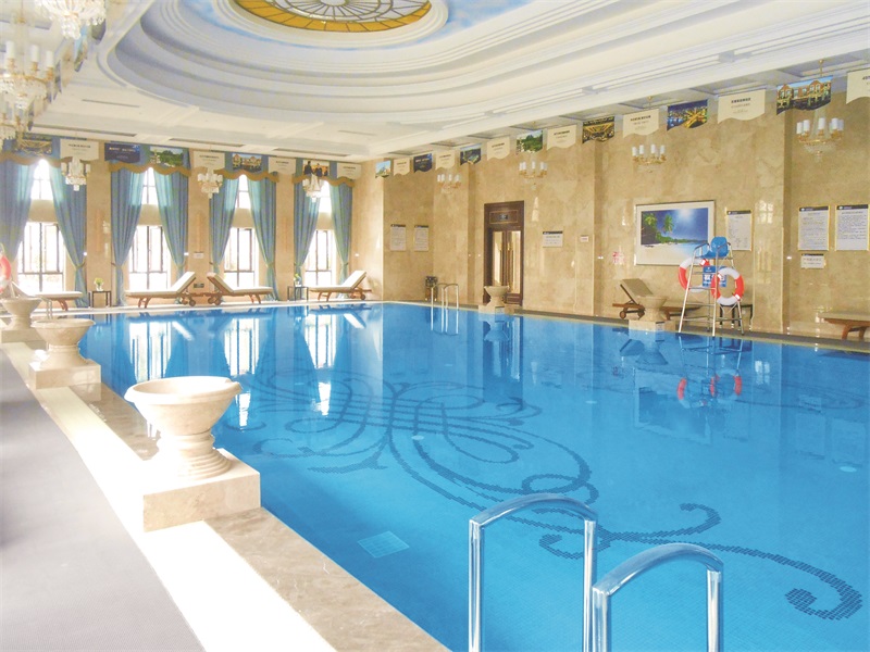 告別高成本家用游泳池維護，普派克熱泵除濕機，節(jié)能又舒適!