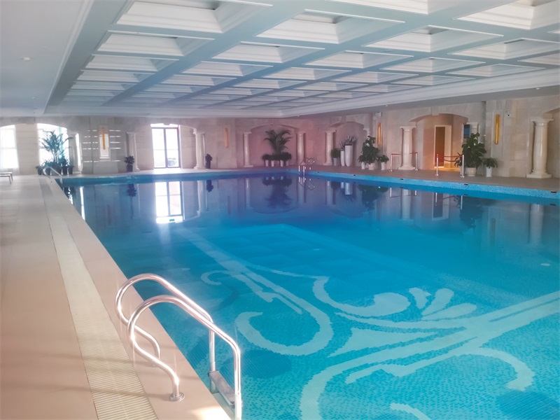 室內(nèi)恒溫游泳池潮濕，有霧氣的解決方法？