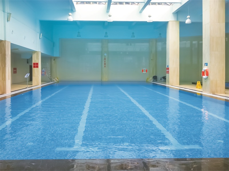 告別潮濕悶熱！室內(nèi)泳池三集一體恒溫除濕熱泵大揭秘！