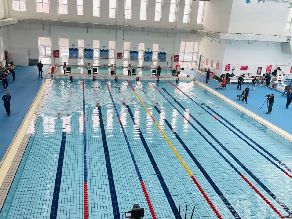 室內(nèi)游泳館總出問(wèn)題？恒溫恒濕系統(tǒng)才是關(guān)鍵！能解決這些痛點(diǎn)！