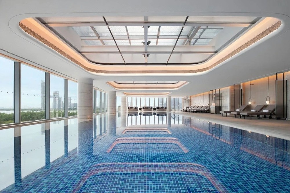 游泳池三集一體熱泵是什么？恒溫除濕空調(diào)原理一次講透！