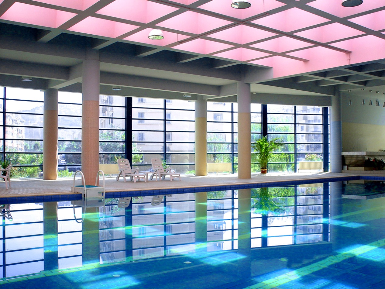 冬季游泳池如何保持恒溫？